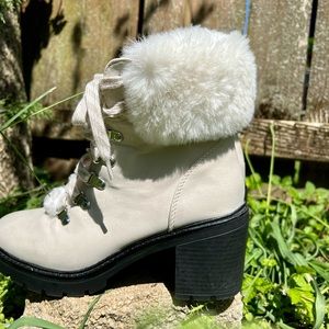 Espirit snow fur white hiking combat boot chunky lug sole 7.5